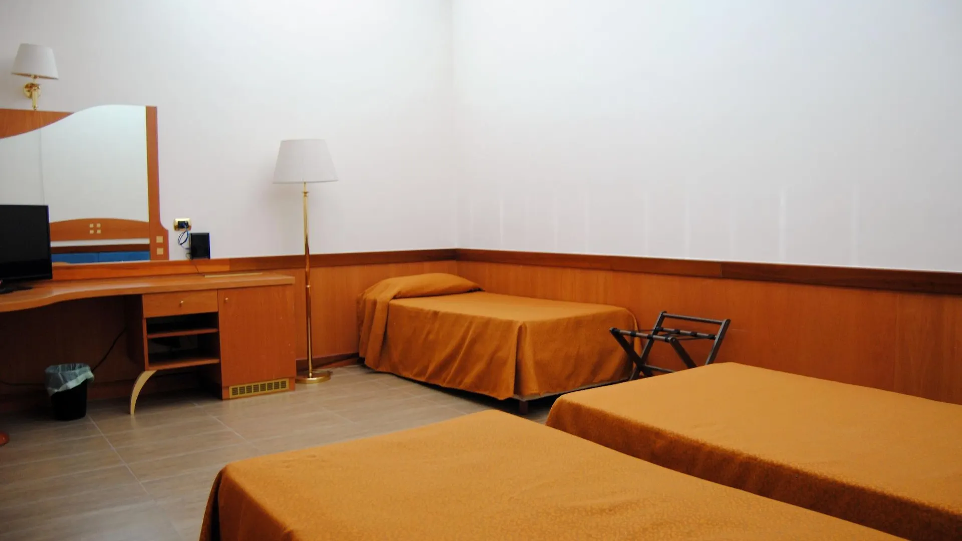 Hotel Futura Centro Congressi Naples
