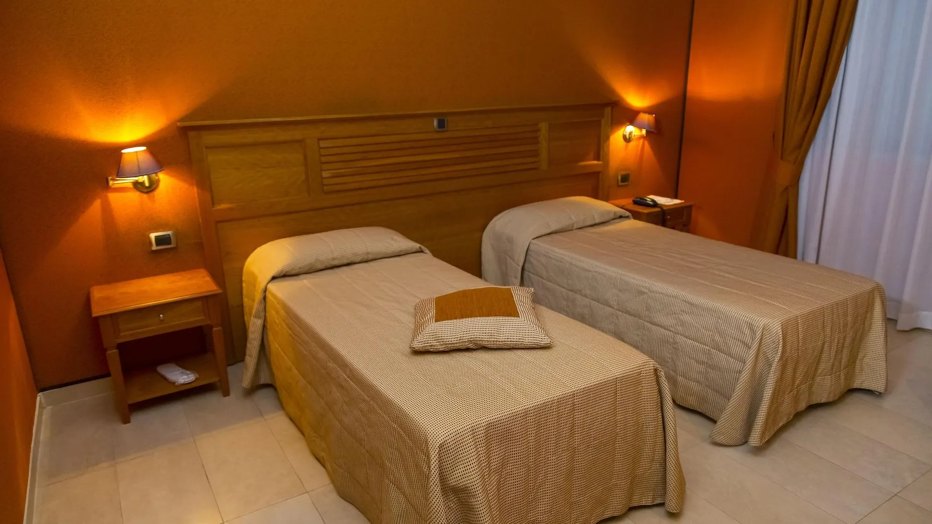 Hotel Futura Centro Congressi Naples