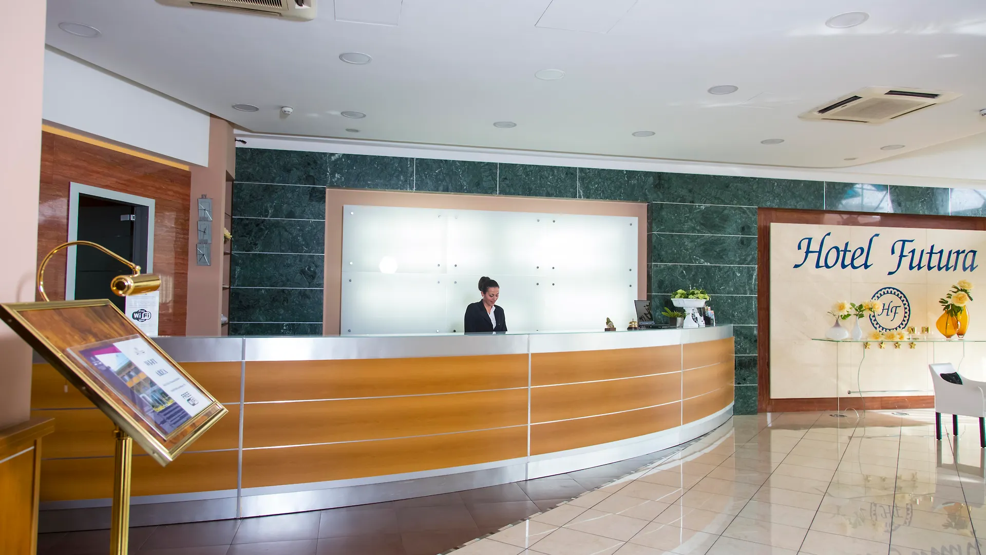 ****  Hotel Futura Centro Congressi Naples Italy