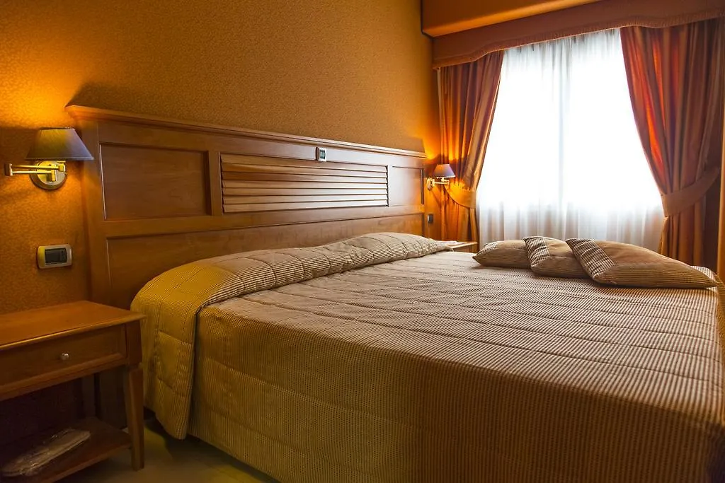 Hotel Futura Centro Congressi Naples